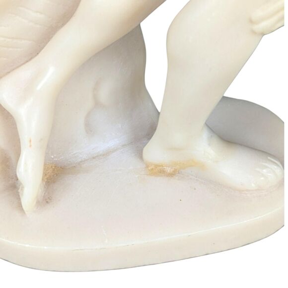 Vintage Discobolus Statue: Classical Greek Discus Thrower Sculpture - Picture 4 of 8